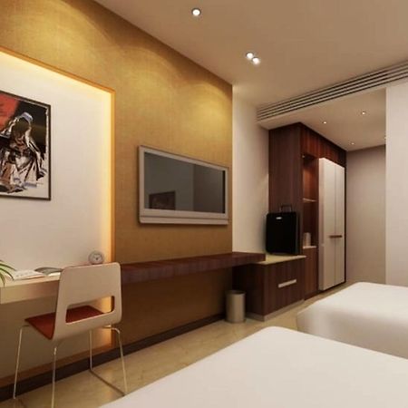Hotel Vipul Grand Gurgaon Exterior foto
