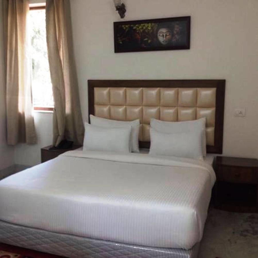 Hotel Vipul Grand Gurgaon Exterior foto