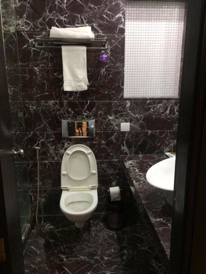 Hotel Vipul Grand Gurgaon Exterior foto