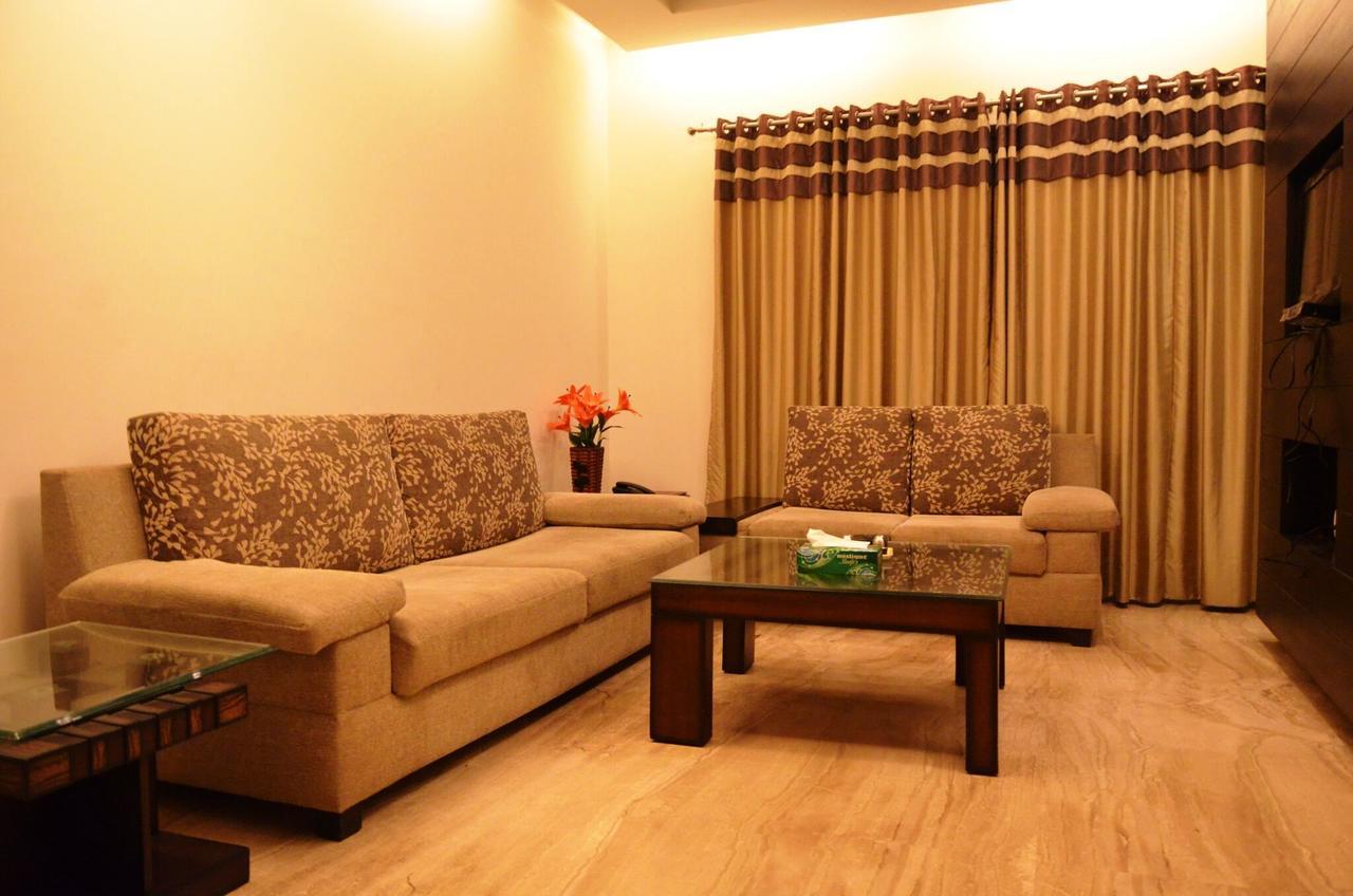 Hotel Vipul Grand Gurgaon Exterior foto