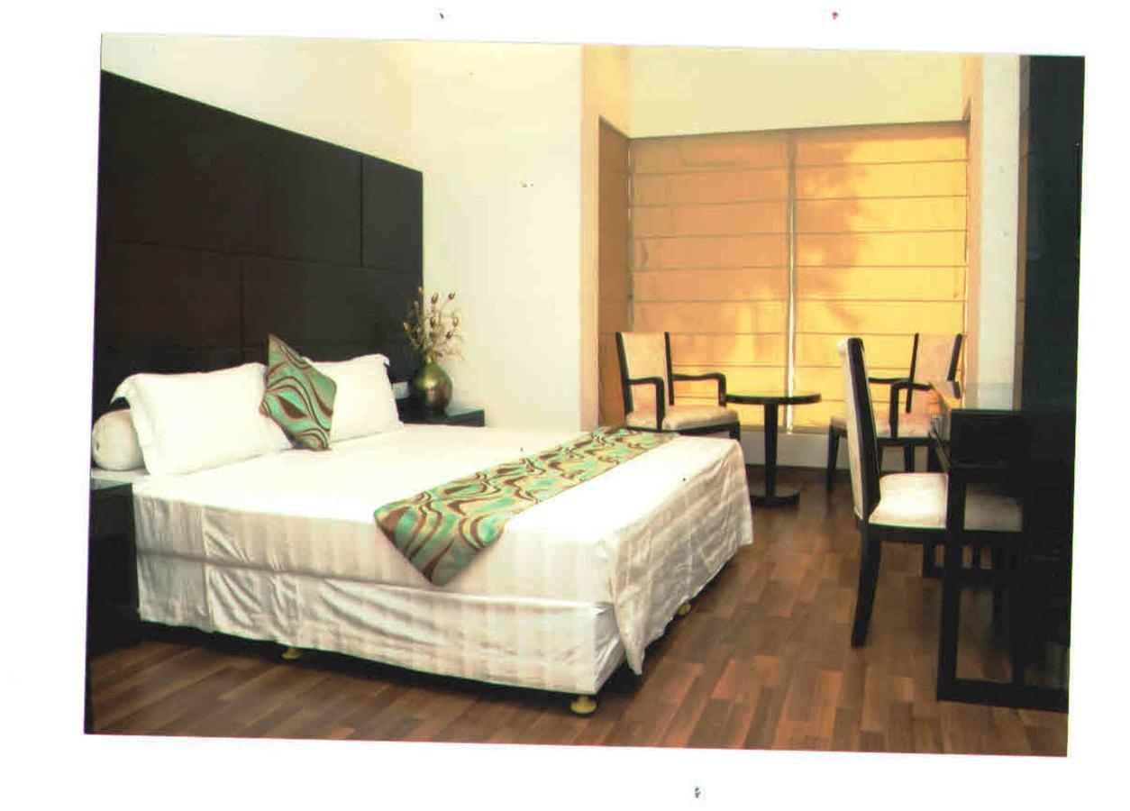 Hotel Vipul Grand Gurgaon Exterior foto