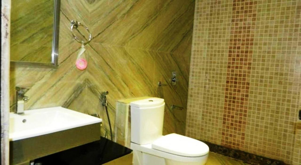 Hotel Vipul Grand Gurgaon Exterior foto